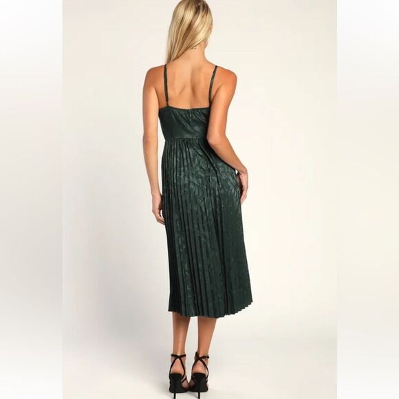 Lulus Women’s Chic Sensibility Dark Green Satin Jacquard Pleated Midi Dress Sz M - Picture 4 of 14